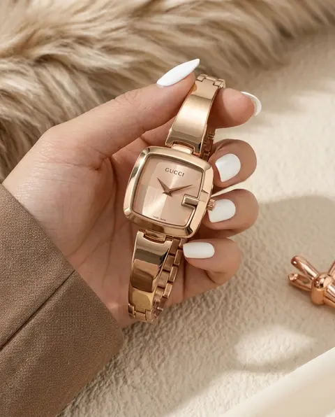 Gucci Striking Square Case With A Unique G
