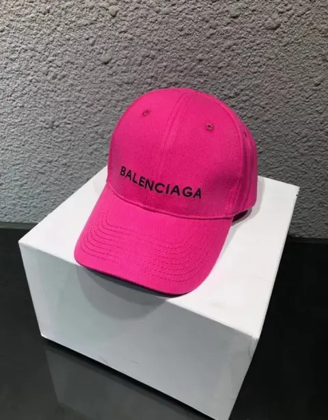 BalenciaGahpink No Squatshee Premium Unisex Cap With Safety Box