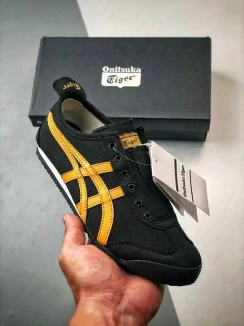 Mexico 66 Slip On Black Yellow 455