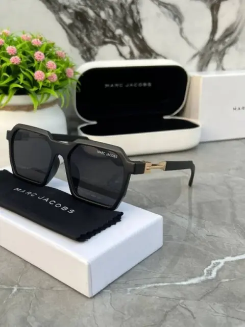 Marc Jacobs square