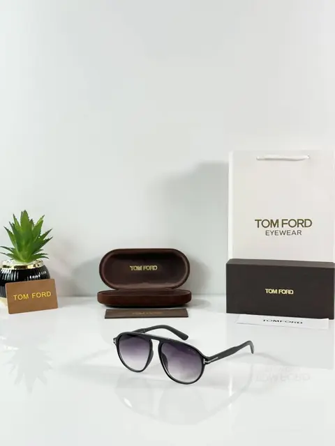 TOM 755 Black Shaded