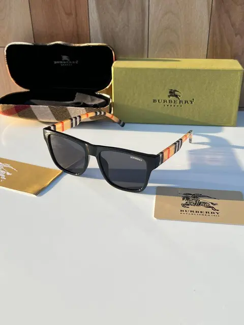 Burberry 4395 glossy black