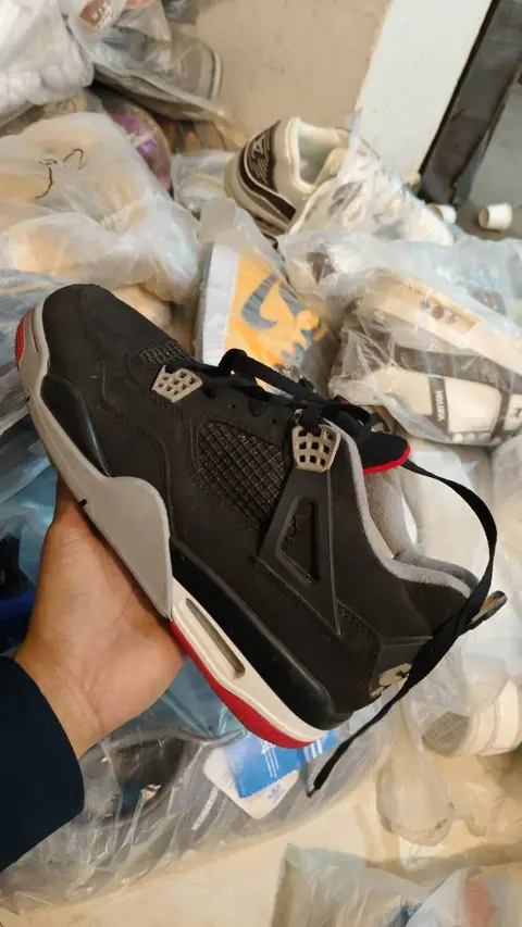 Nike air jordan retro 4 bred