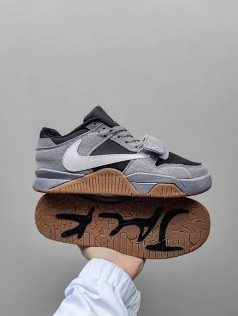 Nike AIR JORDAN TRAVIS SCOTT JUMPMAN JACK SAIL GREY SEMI UA