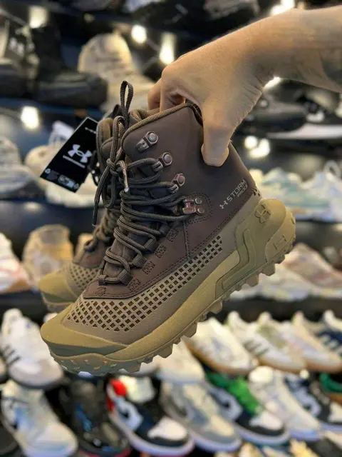 Under Armorr Hovr Raider WP Beige Brown 1037