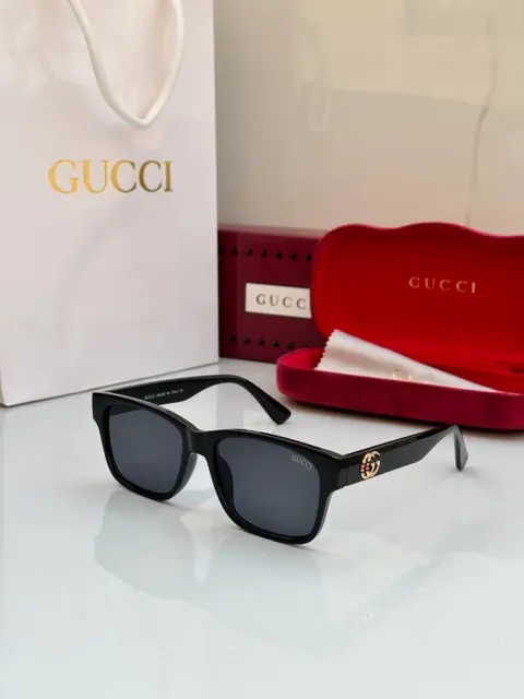 Gucci 10 black