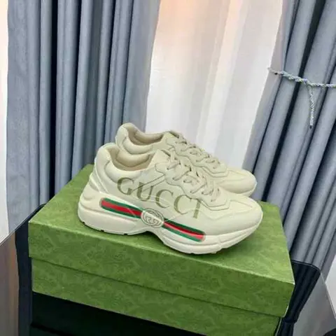 Gucci Rhyton trainer with Guchi logo