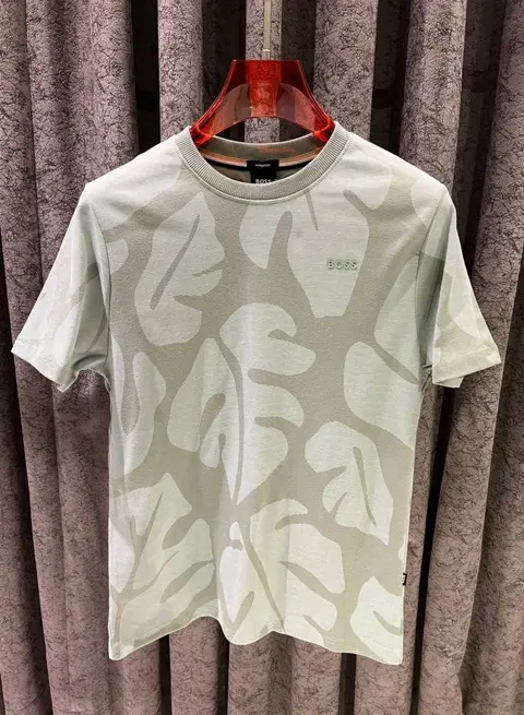 HUGO BOS IMPORTED STORE ARTICLE T-SHIRT