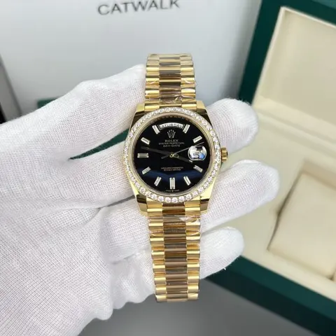 Rolex Oyster perpetual Day Date Yellow-Gold Diamond Bazel Ref-218238 Z-R Quality