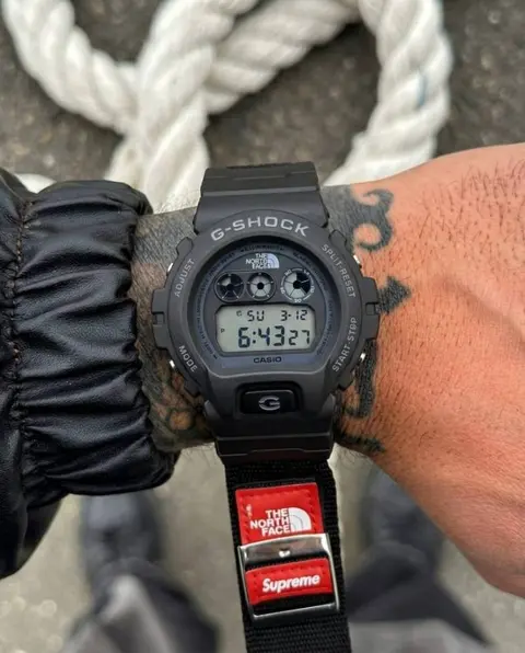 Casio G-Shock x Supreme x Special Edition full black and white