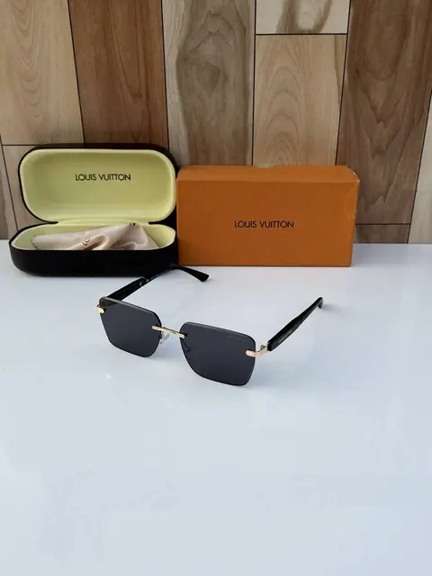 Louis Vuitton 5713 gold black