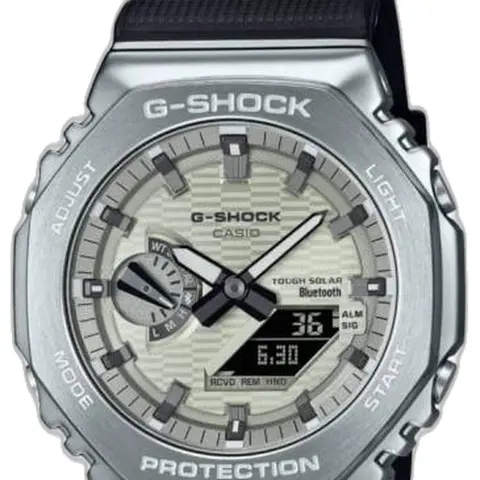 Casio g shock gm2100 - dial close-up