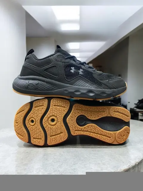 Under Armor Ua hovr Black Gum