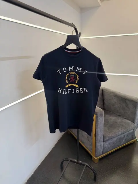 Tommy hilfigar navy blue imported round neck tshirt