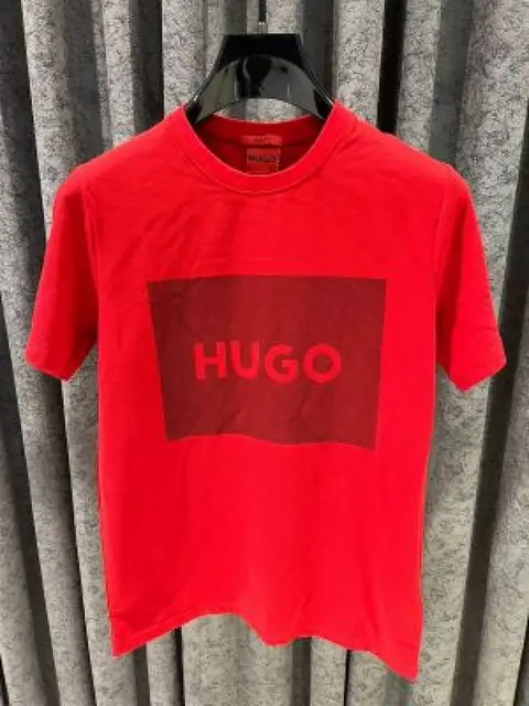 HUGO BOS IMPORTED STORE ARTICLE T-SHIRT