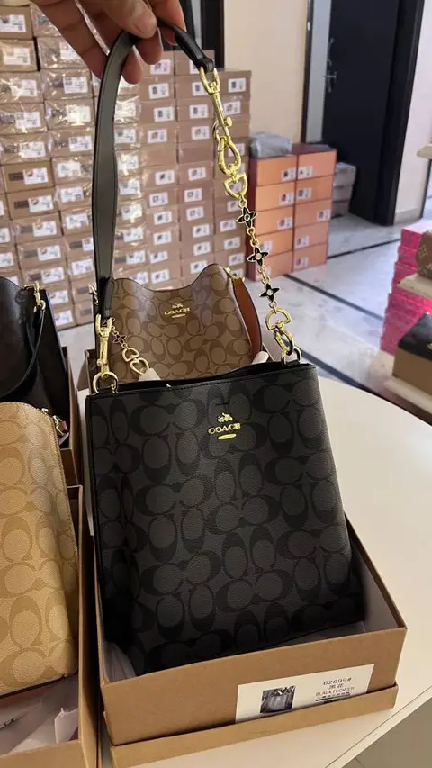 Coach Black Mollie Bucket Bag With OriginalBox DustCover Tags BagCharm