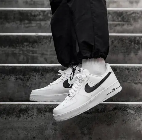Nike Airforce 1 Low 07 white black swoosh