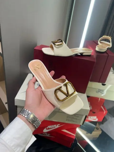 Valentino Garavani V Buckle Slide With OG Box Carry Bag White 942