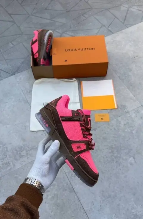 .....Loius Vutton Crystal Diamond Pink Sneaker