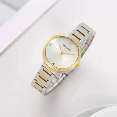 Calvin Kleii n Eccentric 2Ton Gold White