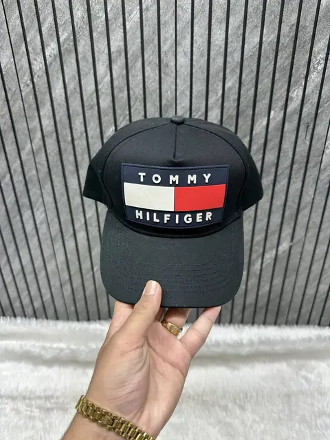 Tommy Hilfigar All Black Premium Unisex Cap