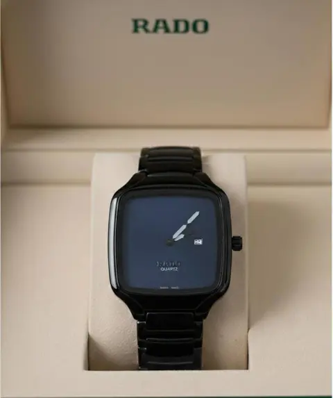 Rado True Square Quartz Undigital