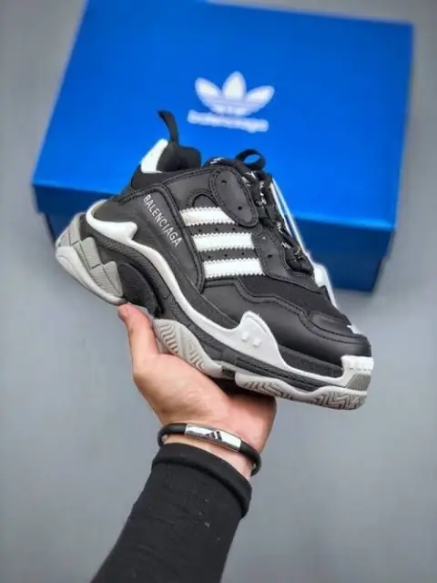 Adidas x balenciagaa triple s black ka