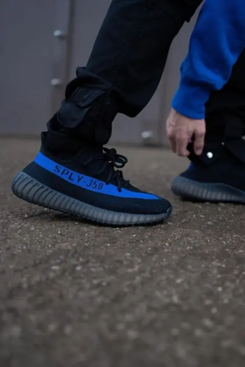 Adidas Yeezy 350 V2 Dazzling Blue semi UA With Full Accessories
