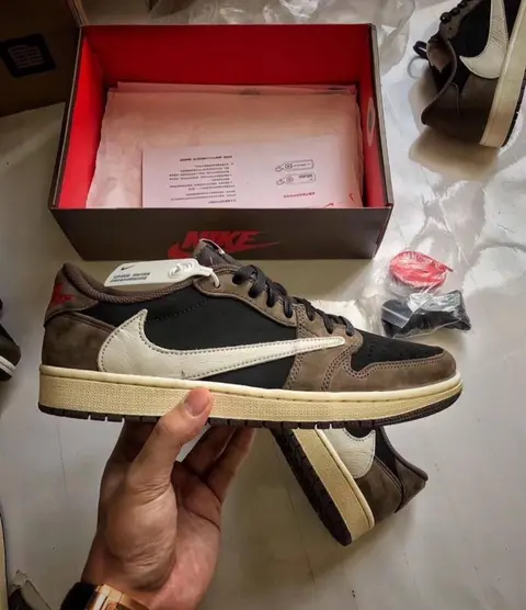 Travis Scott X Air Jordan 1 Low OG Dark Mocha Semi UA