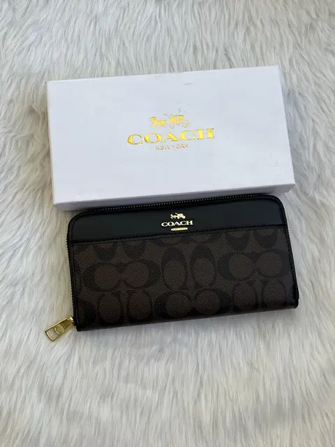 Coach 91 Long Coffee Zippy Wallet With OriginalBox