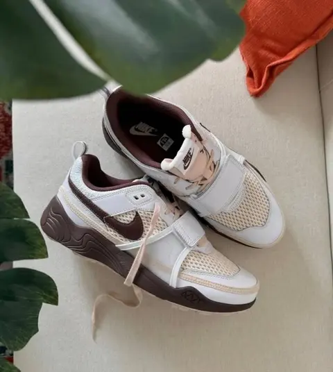 Zoom Field X Travis Scott Cactus Light Chocolate Sneaker