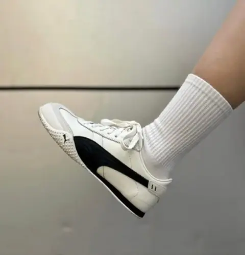 A bella ut white black