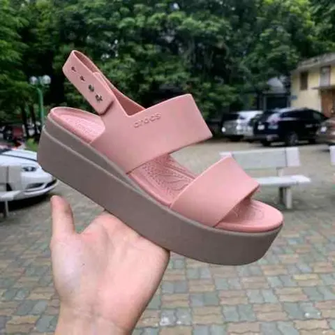 Crocs Brooklyn Womens Wedge Sandals pink