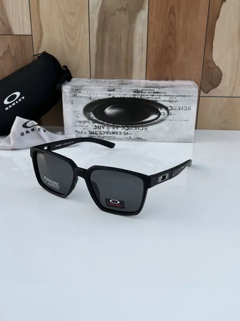 Oakley 3384 black