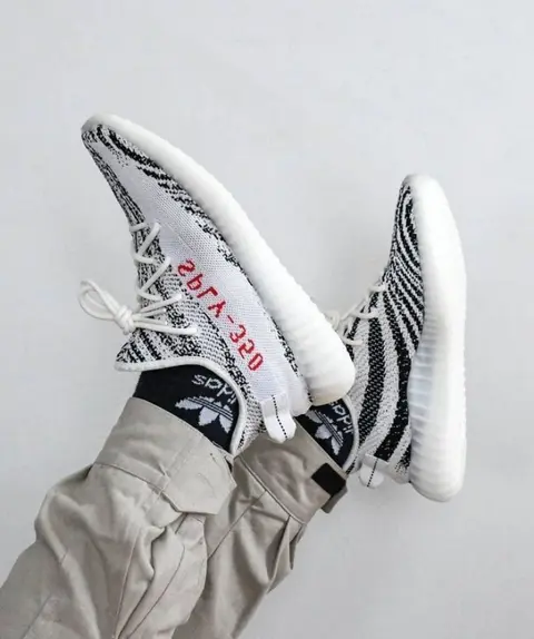 .Adiddass Yeezy 350 v2 Zebra Semi UA With Full Accessories