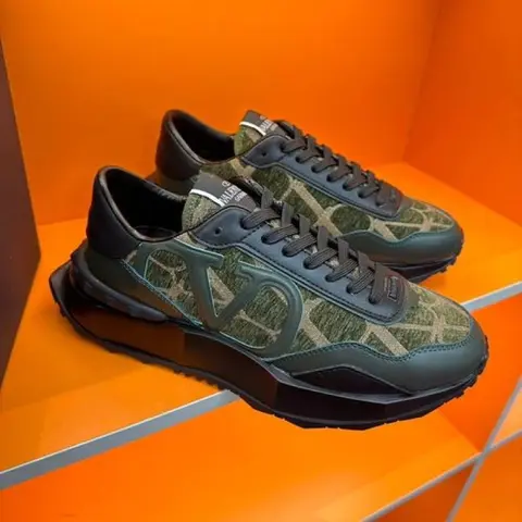 Valentynoo Garavani Army Sneaker Fixed sale