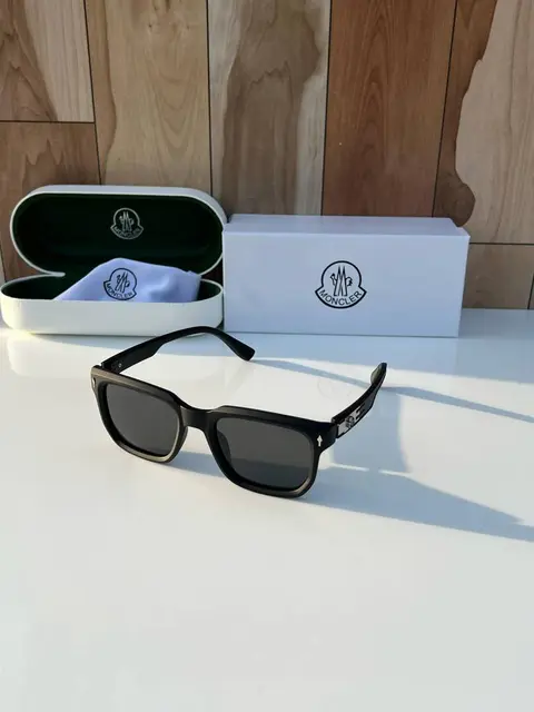 Moncler 7507 black