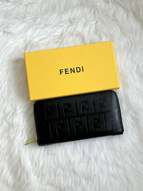 Fenddi 24 Long wallet With Original Box