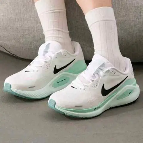Nike Structure 26 Mint Foam