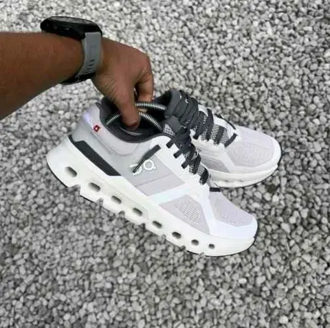 on cloud Cloudrunner 2 White-Frost