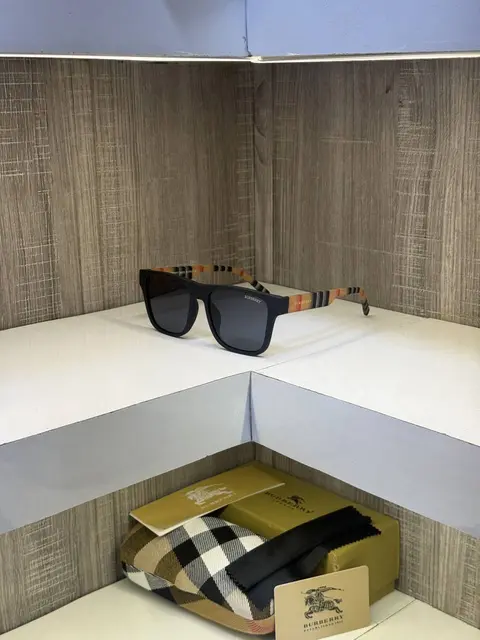 Burberry 4395 Store article sunglass