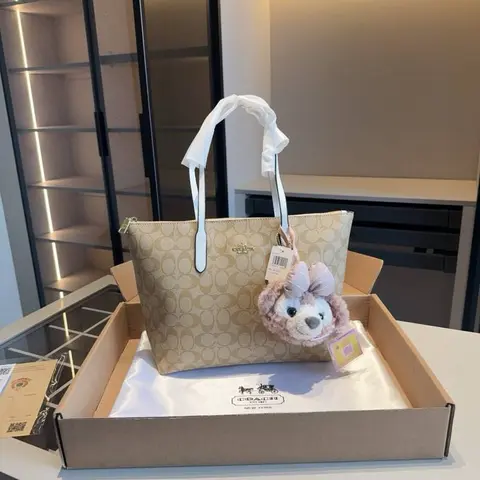 Coach Light-Ap-White Fiona Top ZipperTote With OriginalBox TeddyDisneyCharm DustCoverPacking