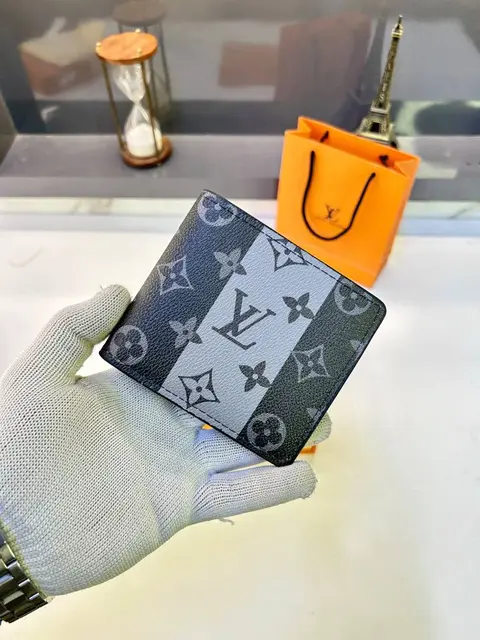 Lv Loui Grey Premium Quality Wallet Fa 879