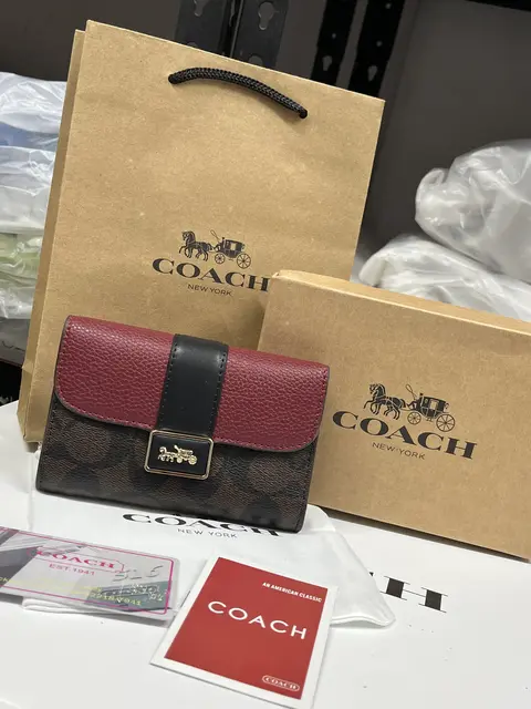 Coach 4-1 grace premium wallet with originalbox carryBag