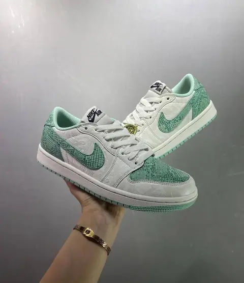 Nike AIR JORDAN 1 LOW YEAR OF THE SNAKE 2025