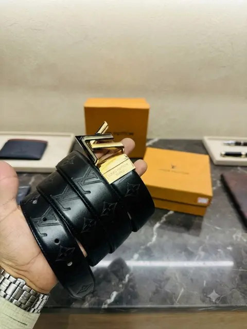 67 LV LOUIIS VUITTON PREMIUM QUALITY REVERSIBLE BELT