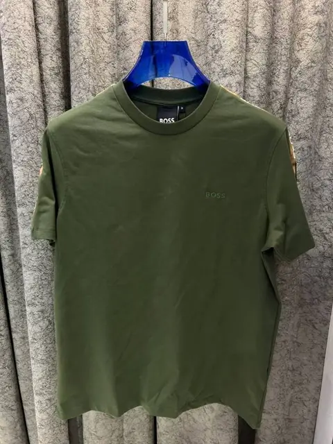 HugXo xBosXs IMPORTED STORE ARTICLE T SHIRT