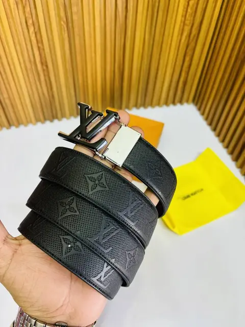 25 LV LOIUS VUTTON PREMIUM QUALITY REVERSIBLE BELT