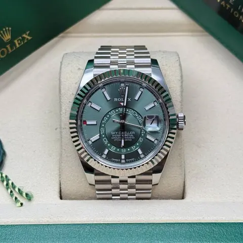 Rolex Oyster perpetual Sky Dweller Z-R Premium