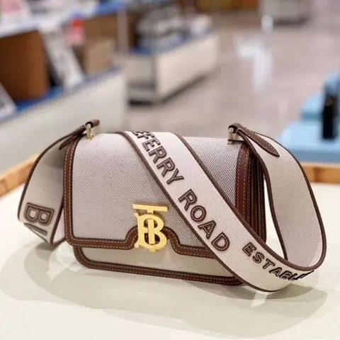 y CB TB Small Bicolour ShoulderBag Highend With Original Magnet Box & CarryBag